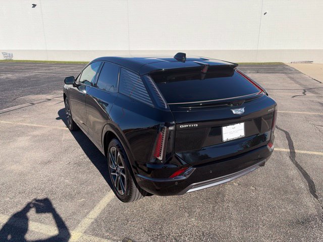 Used 2026 Cadillac Optiq Sport 2 w/ LPO, Floor Liner Package AWD/4WD image 4
