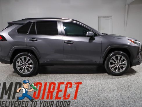 Used 2022 Toyota RAV4 XLE Premium FWD image 6