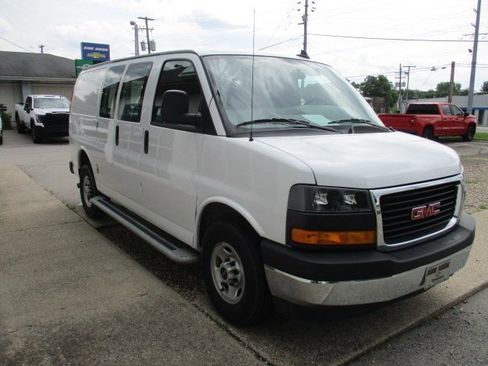 Used 2023 GMC Savana 2500 w/ Driver Convenience Package image 3