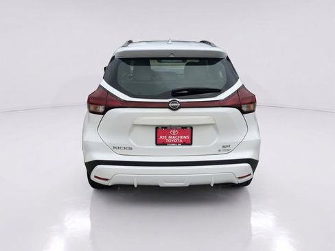 Used 2024 Nissan Kicks SR w/ SR Premium Package FWD image 8