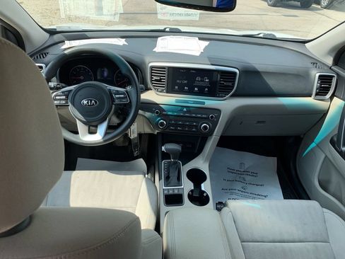 Used 2022 Kia Sportage LX AWD/4WD image 16