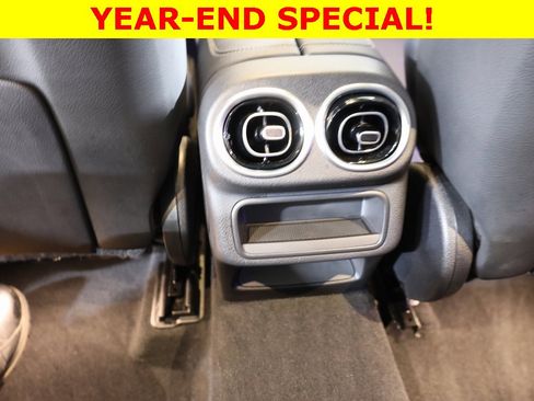 Used 2025 Mercedes-Benz GLC 300 4MATIC image 36