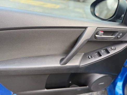 Used 2012 MAZDA MAZDA3 i Touring image 17