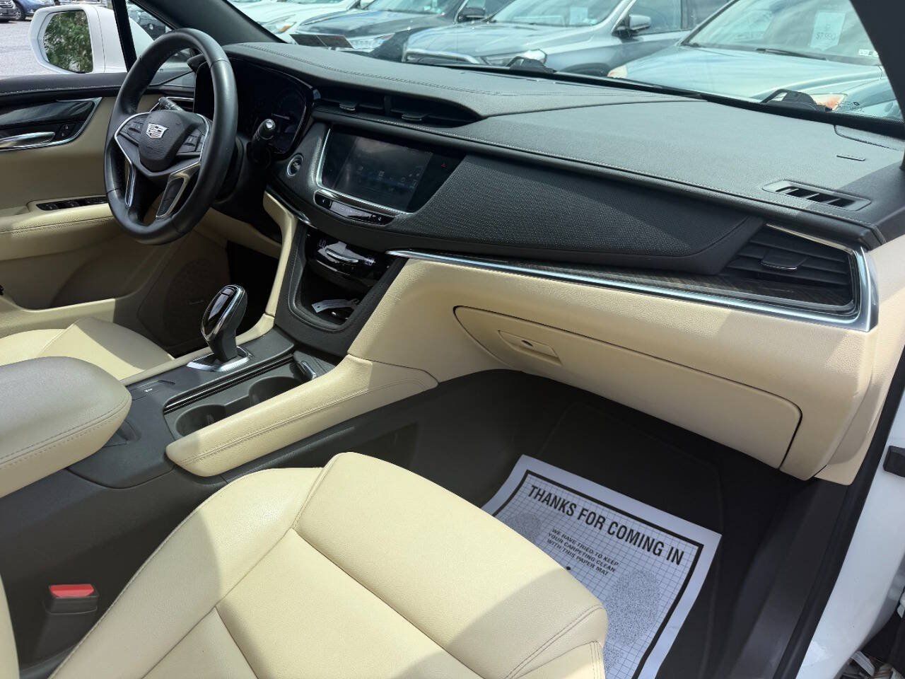 Used 2017 Cadillac XT5 FWD image 45