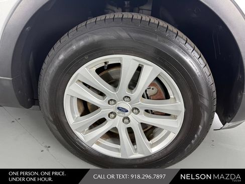 Used 2018 Ford Explorer XLT w/ Equipment Group 202A AWD/4WD image 14
