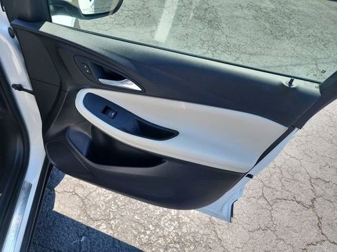 Used 2022 Buick Encore GX Select FWD image 12