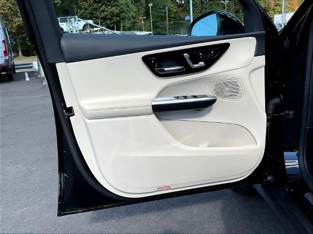 Used 2026 Mercedes-Benz GLC 300 4MATIC image 22