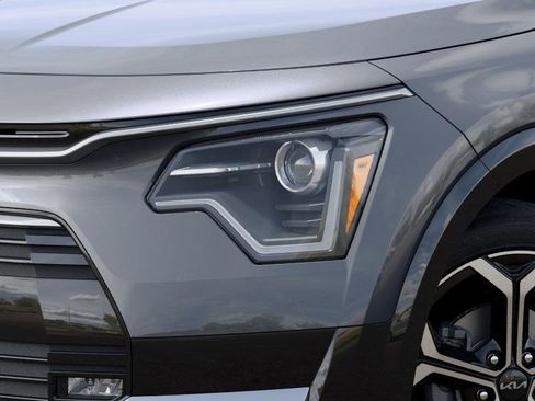 New 2025 Kia Niro EX Touring image 10