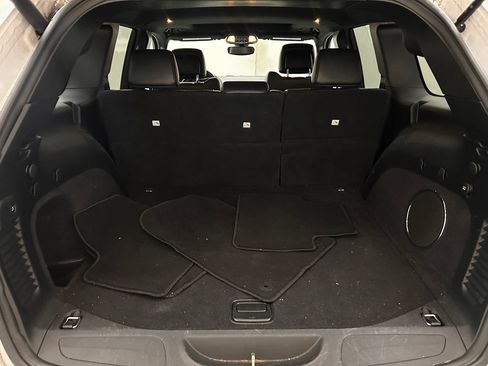 Certified 2020 Jeep Grand Cherokee Altitude AWD/4WD image 9