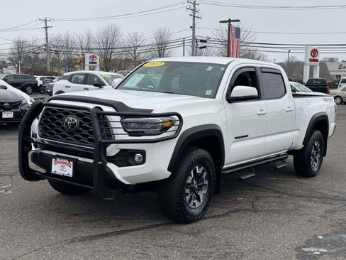 Certified 2022 Toyota Tacoma TRD Off-Road image 1