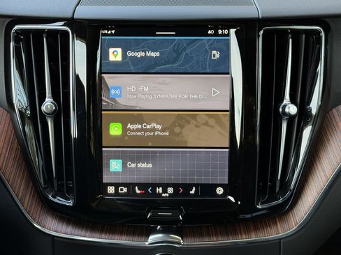 Used 2024 Volvo XC60 B5 Plus image 10