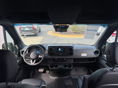 Used 2023 Mercedes-Benz Sprinter 2500 w/ Acoustic Package image 16