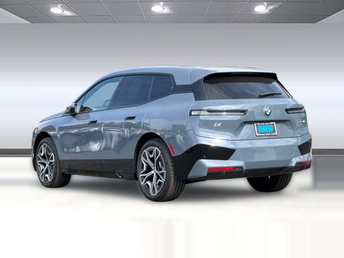 Used 2024 BMW iX xDrive50 w/ Sport Package AWD/4WD image 3