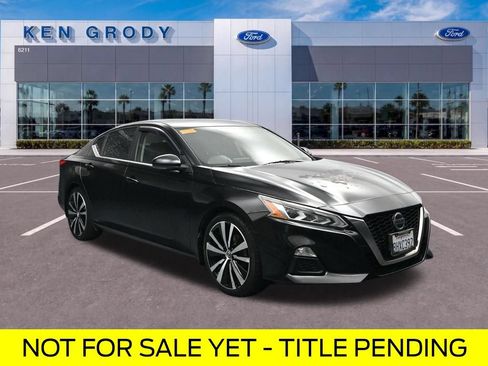 Used 2019 Nissan Altima 2.5 SR w/ SR Premium Package FWD image 1