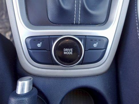 Used 2021 Hyundai Venue FWD image 22