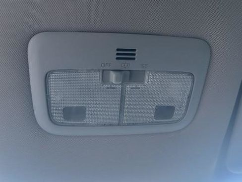 Used 2014 Toyota Corolla LE FWD image 13