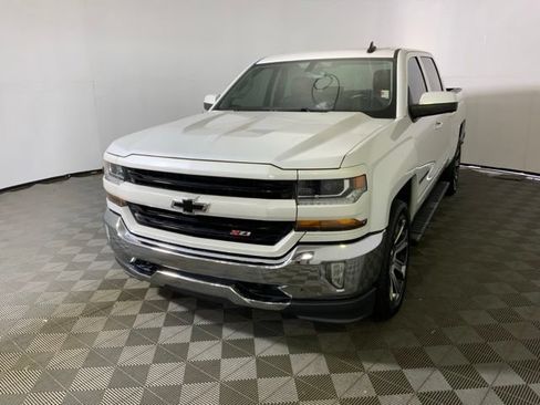 Used 2018 Chevrolet Silverado 1500 LT w/ All Star Edition AWD/4WD image 8