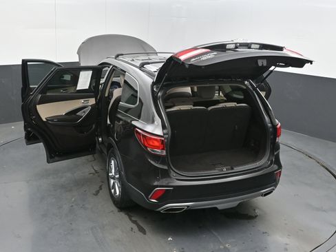 Used 2018 Hyundai Santa Fe SE image 43