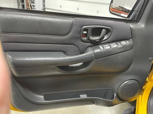 Used 2003 Chevrolet S10 Pickup LS w/ Appearance Package image 12