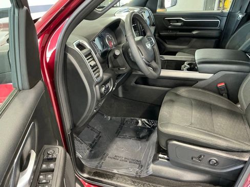 Used 2025 RAM 1500 Big Horn AWD/4WD image 4
