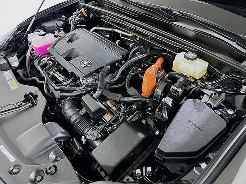 New 2025 Toyota Crown Signia image 18