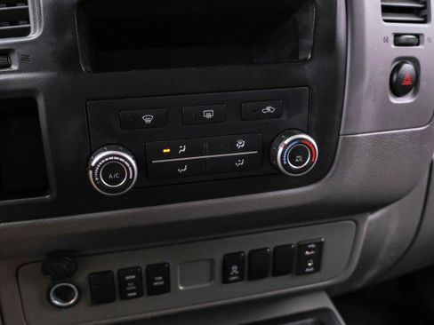 Used 2019 Nissan NV 2500 SV w/ Navigation Package image 21