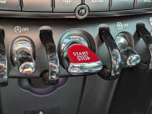 Used 2019 MINI Cooper S w/ Signature Upholstery Package image 29