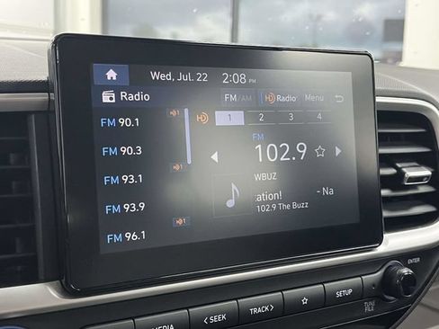 Used 2025 Hyundai Venue SEL FWD image 32
