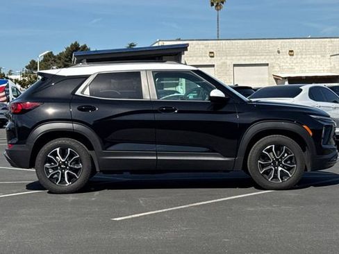 Used 2026 Chevrolet TrailBlazer ACTIV w/ Convenience Package FWD image 3