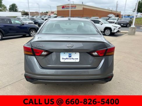 Used 2025 Nissan Altima 2.5 SV FWD image 12
