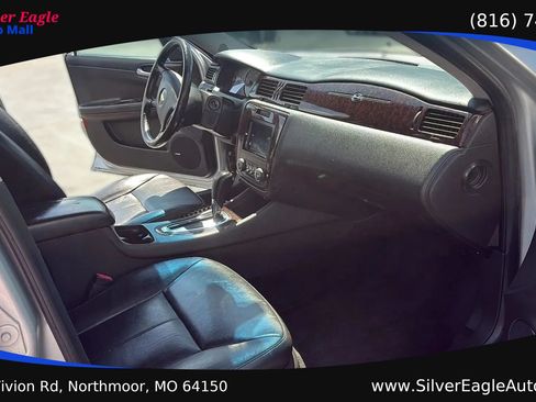 Used 2012 Chevrolet Impala LTZ FWD image 12