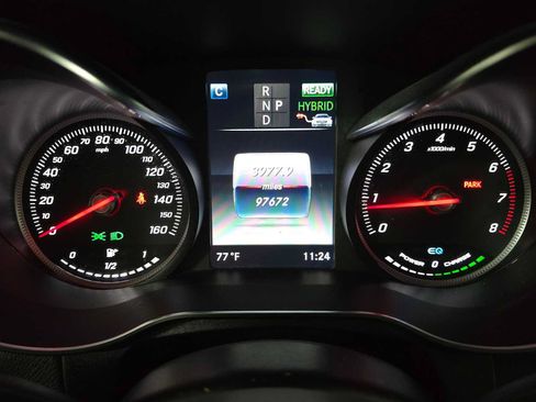 Used 2019 Mercedes-Benz GLC 350e 4MATIC image 27