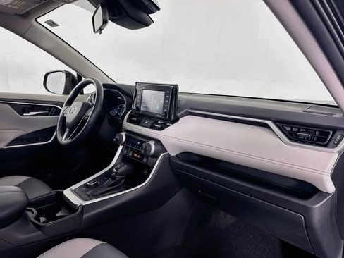 Used 2021 Toyota RAV4 XLE Premium AWD/4WD image 36