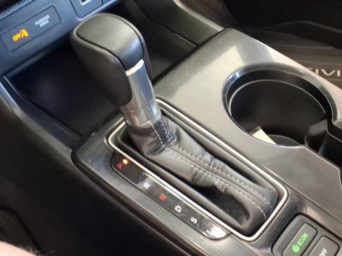 Used 2023 Honda Civic EX image 9