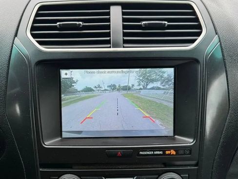 Used 2018 Ford Explorer XLT w/ Equipment Group 201A image 12