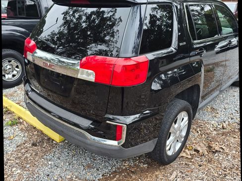 Used 2017 GMC Terrain SLE w/ Convenience Package image 8