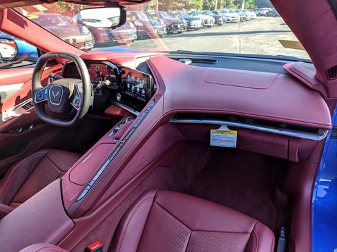 Used 2021 Chevrolet Corvette Stingray Premium Cpe w/ Z51 Performance Package image 35