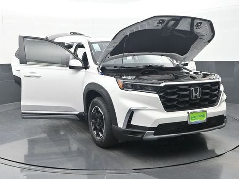 Certified 2025 Honda Pilot EX-L image 32