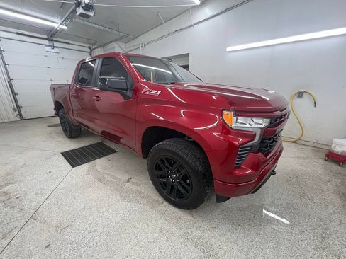 Used 2023 Chevrolet Silverado 1500 RST AWD/4WD image 3