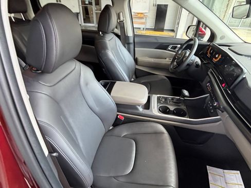 Used 2026 Kia Carnival FWD image 38