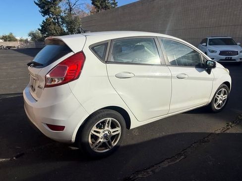 Used 2018 Ford Fiesta SE image 4