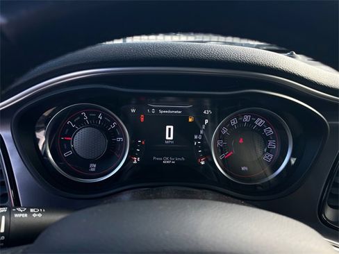 Used 2021 Dodge Challenger SXT image 11