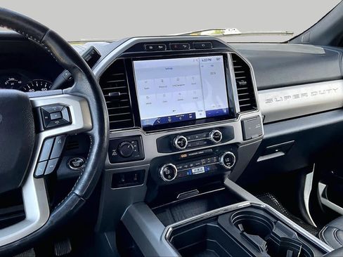Certified 2022 Ford F250 Lariat w/ Lariat Ultimate Package AWD/4WD image 9