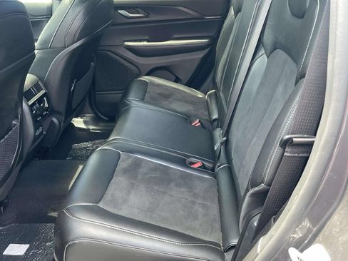 Used 2025 Jeep Grand Cherokee Altitude RWD image 10