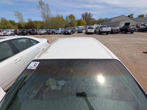 Used 2001 Buick Century Custom w/ Premium Pkg FWD image 10