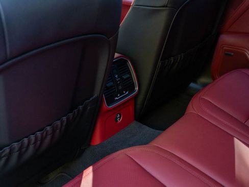 New 2026 Porsche Macan image 35