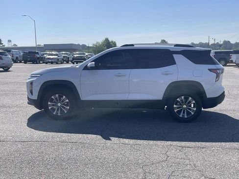 Used 2025 Chevrolet Equinox LT w/ Convenience Package II FWD image 7