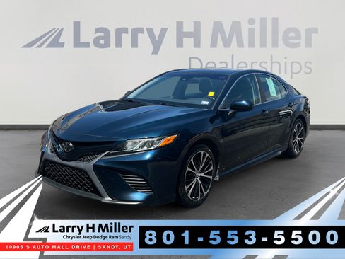 Used 2019 Toyota Camry SE FWD image 1