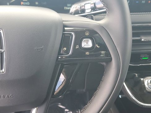 New 2026 Lincoln Corsair Premiere image 18