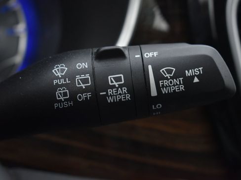 Used 2023 Chrysler Pacifica Limited image 26